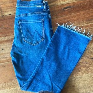 MOTHER denim .. the insider crop step fray